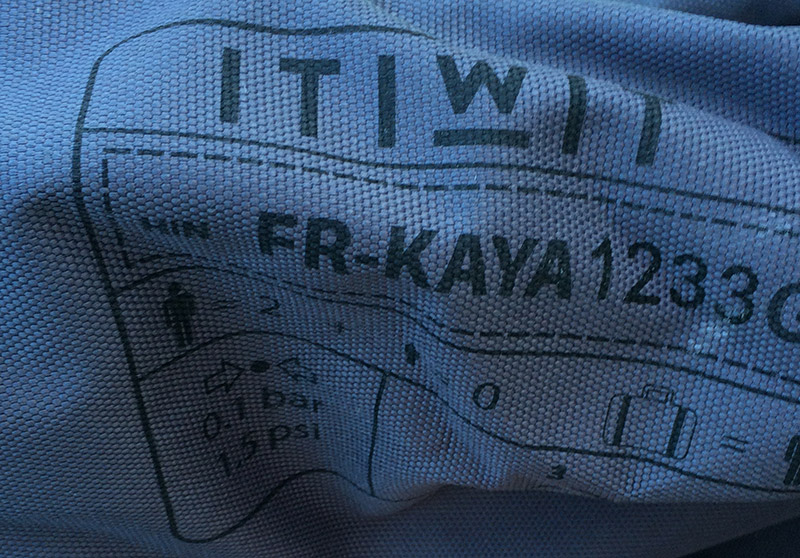 Printed required pressure straight on the kayak